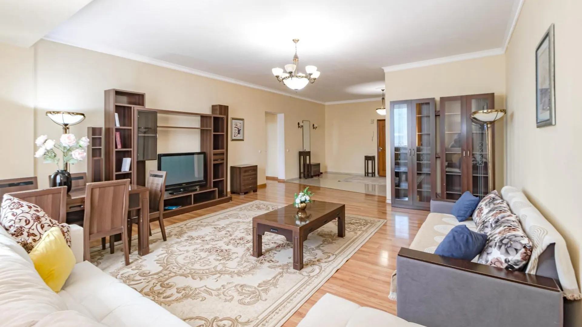 Appartement Для Большой Компании С Прекрасным Видом На Байтерек В Жк Нурсая Astana Kazakhstan